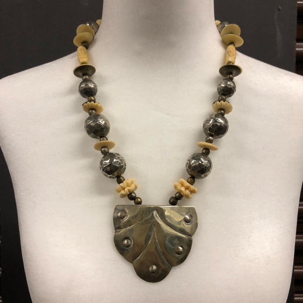 Costume Jewelry Metal Statement Necklace